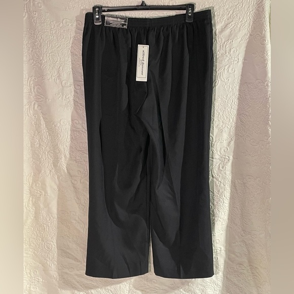 Alfred Dunner Women's Black Pants 16P - Picture 2 of 3